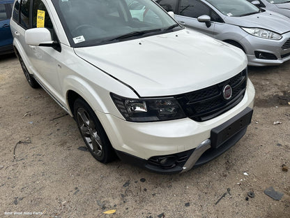2015 FIAT FREEMONT Left Front Hub Assembly