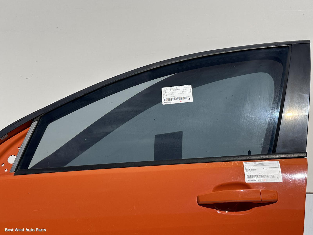 2013 HOLDEN COMMODORE Left Front Door Window