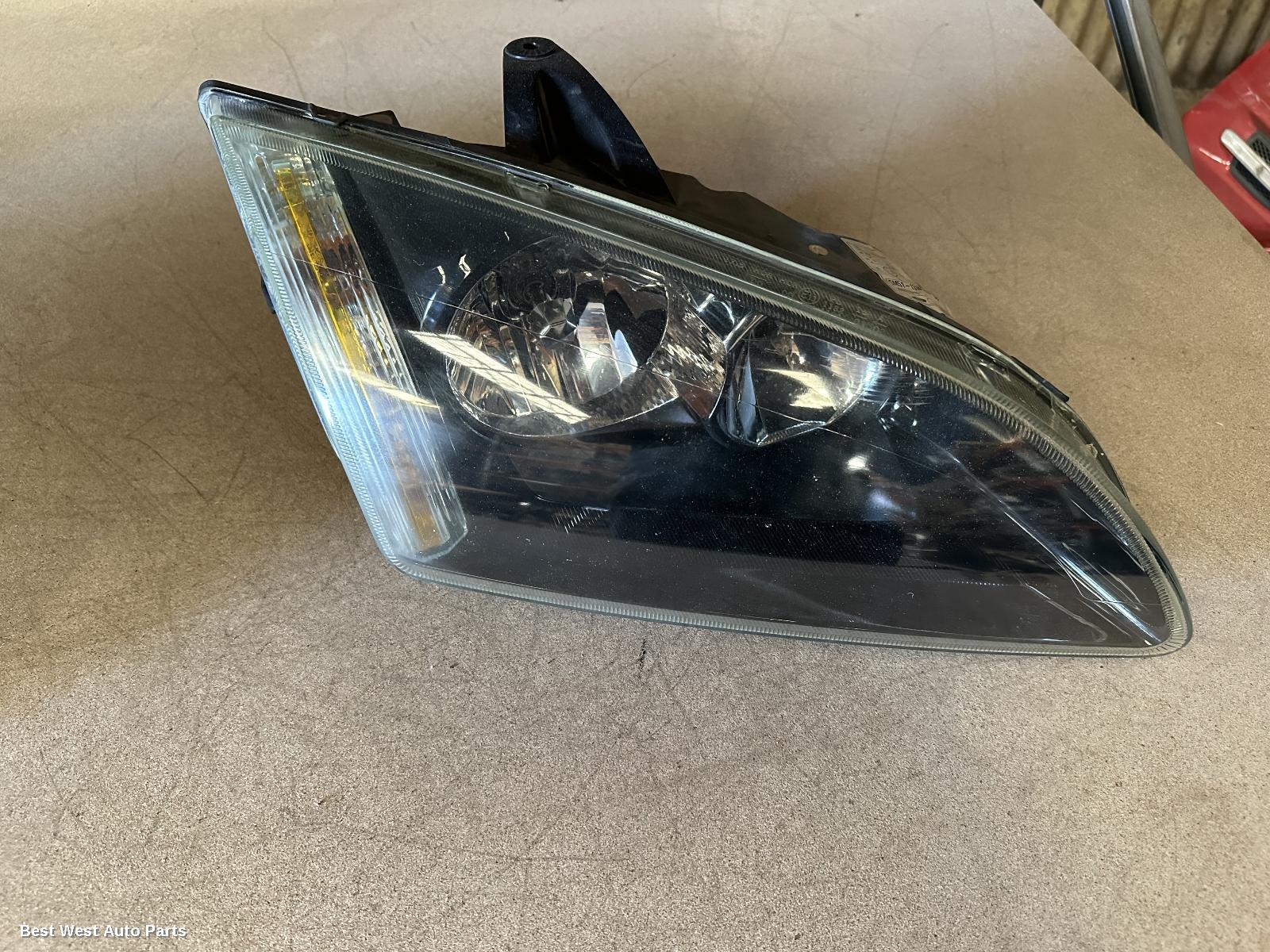 2005 FORD FOCUS Right Headlamp