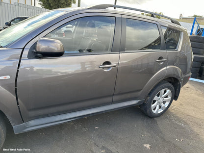 2012 MITSUBISHI OUTLANDER Left Front Hub Assembly
