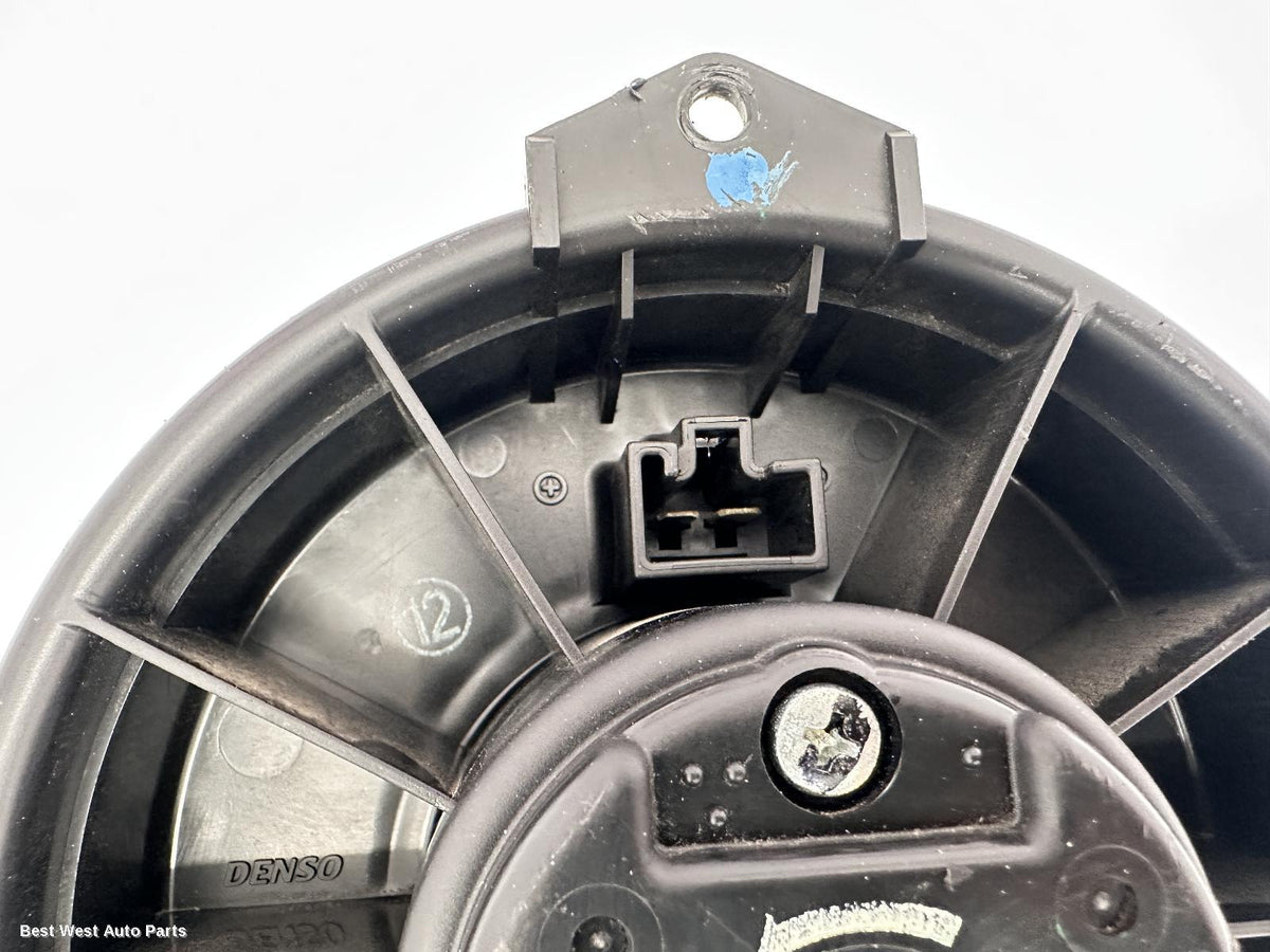 2014 MITSUBISHI MIRAGE Heater Fan Motor