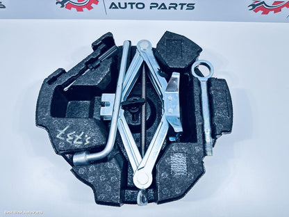 2023 SUBARU WRX Jack/Tool Kit