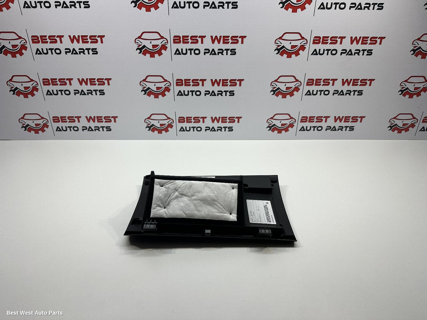 2023 MITSUBISHI OUTLANDER Glove Box
