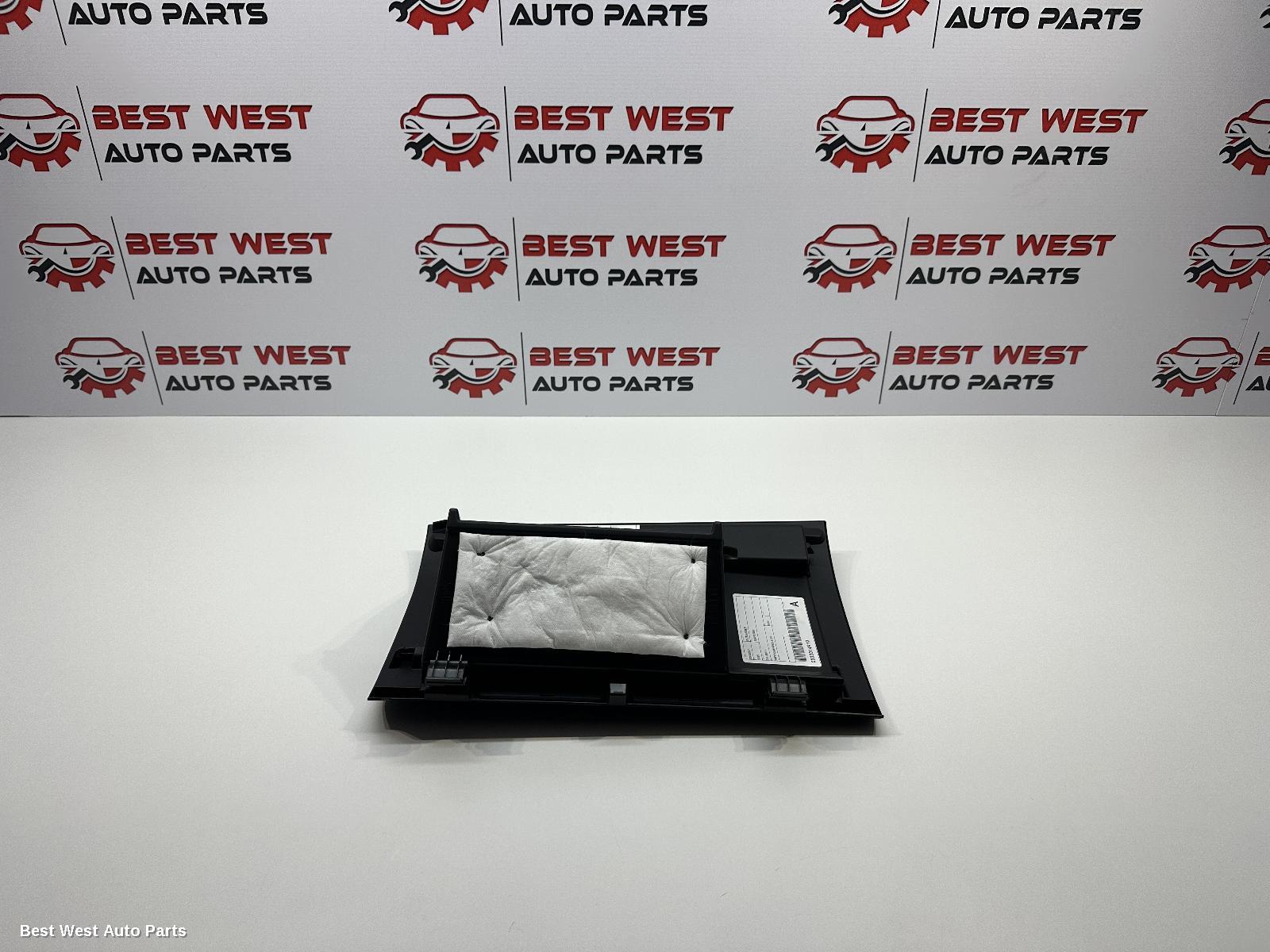 2023 MITSUBISHI OUTLANDER Glove Box