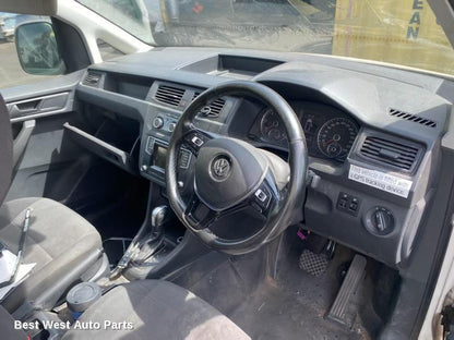 2018 VOLKSWAGEN CADDY Right Front Hub Assembly