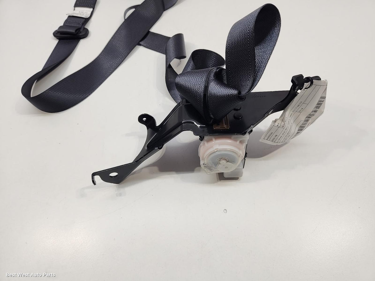 2018 SUBARU XV Seatbelt/Stalk