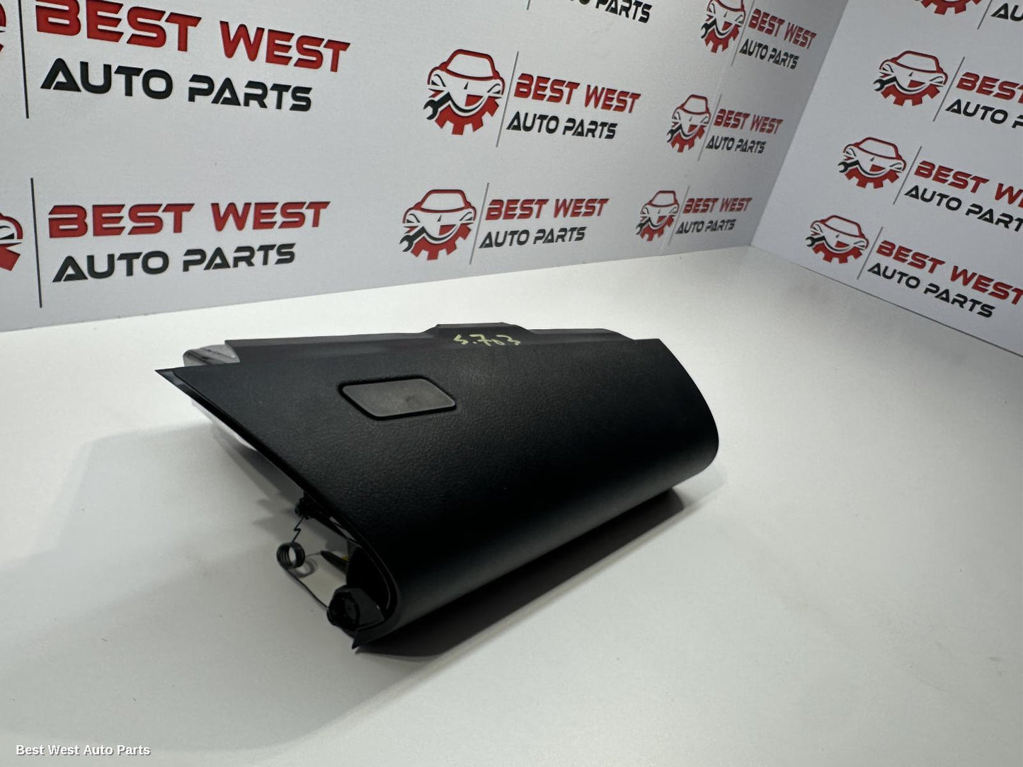 2024 TOYOTA HILUX Glove Box