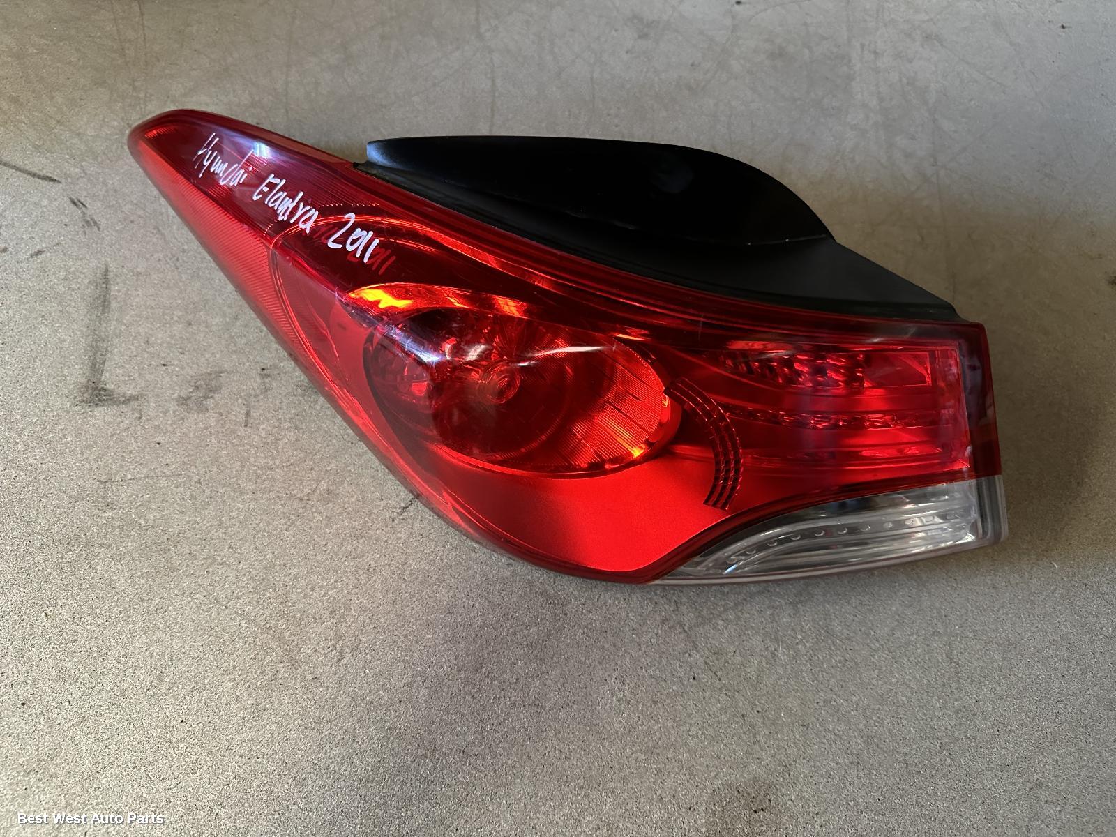 2011 HYUNDAI ELANTRA Left Taillight