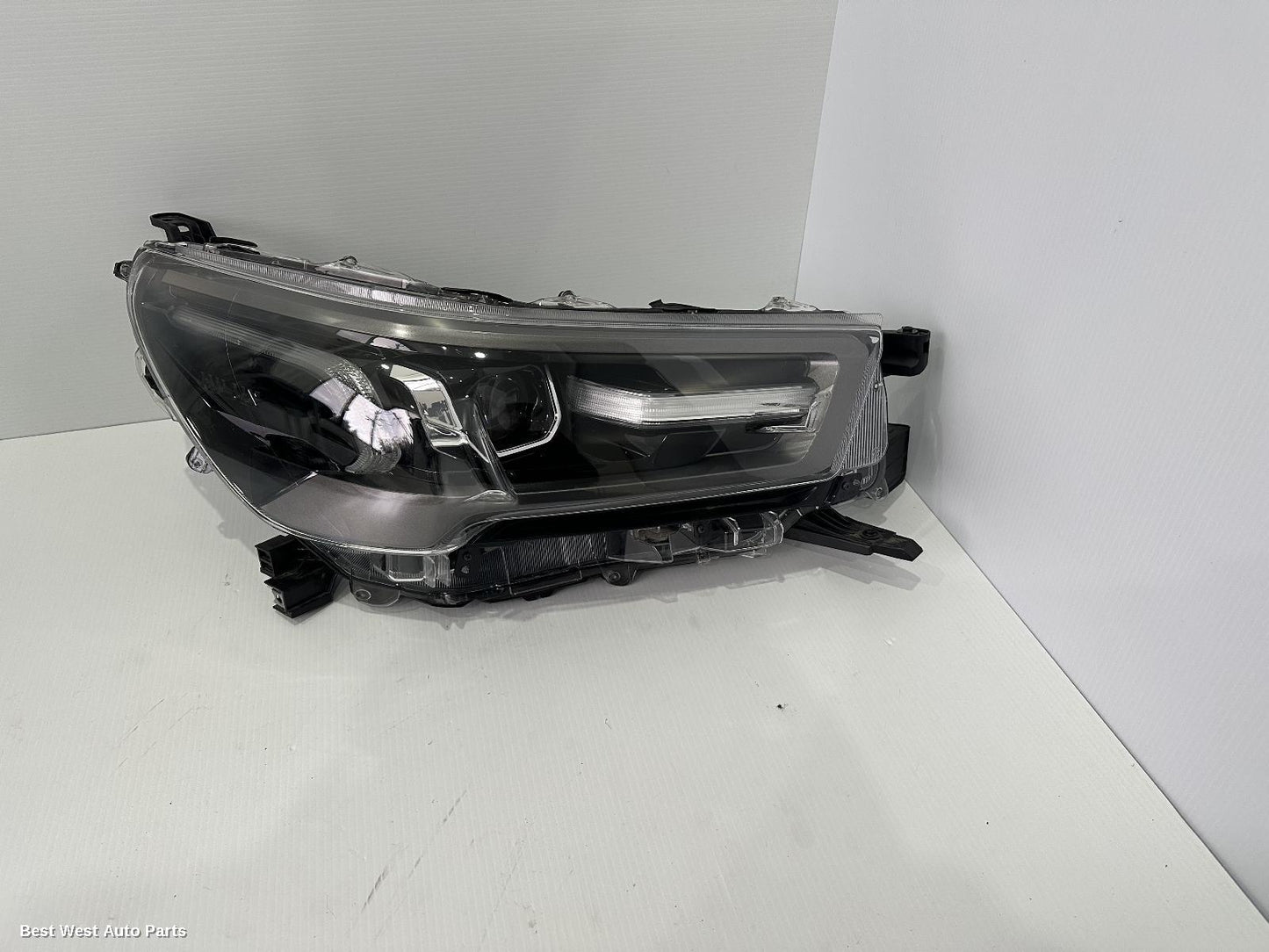 2024 TOYOTA HILUX Right Headlamp