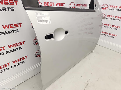 2019 MITSUBISHI TRITON Right Front Door