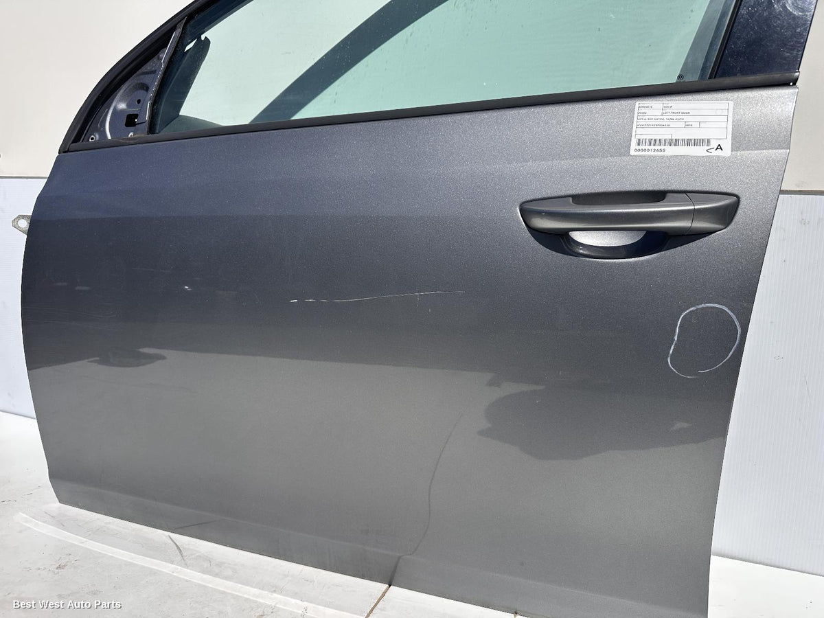 2010 VOLKSWAGEN GOLF Left Front Door