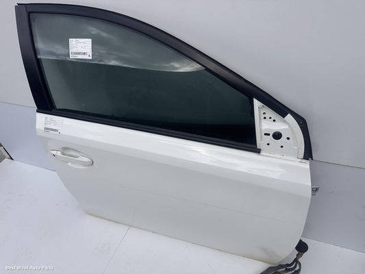 2016 TOYOTA COROLLA Right Front Door