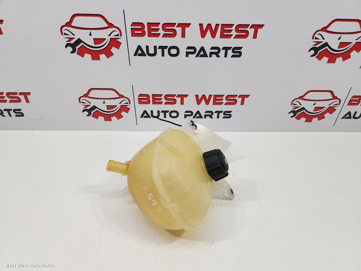 2023 MITSUBISHI OUTLANDER Overflow Bottle