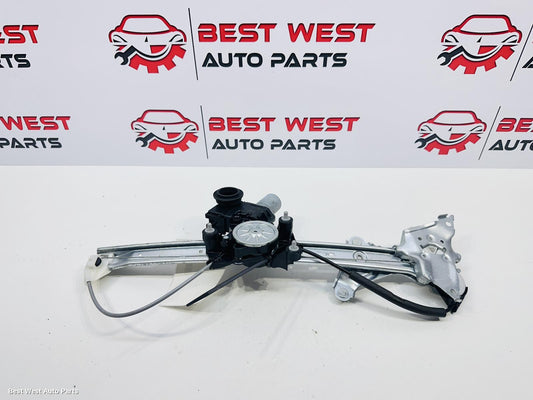 2022 TOYOTA COROLLA Right Front Window Reg/Motor