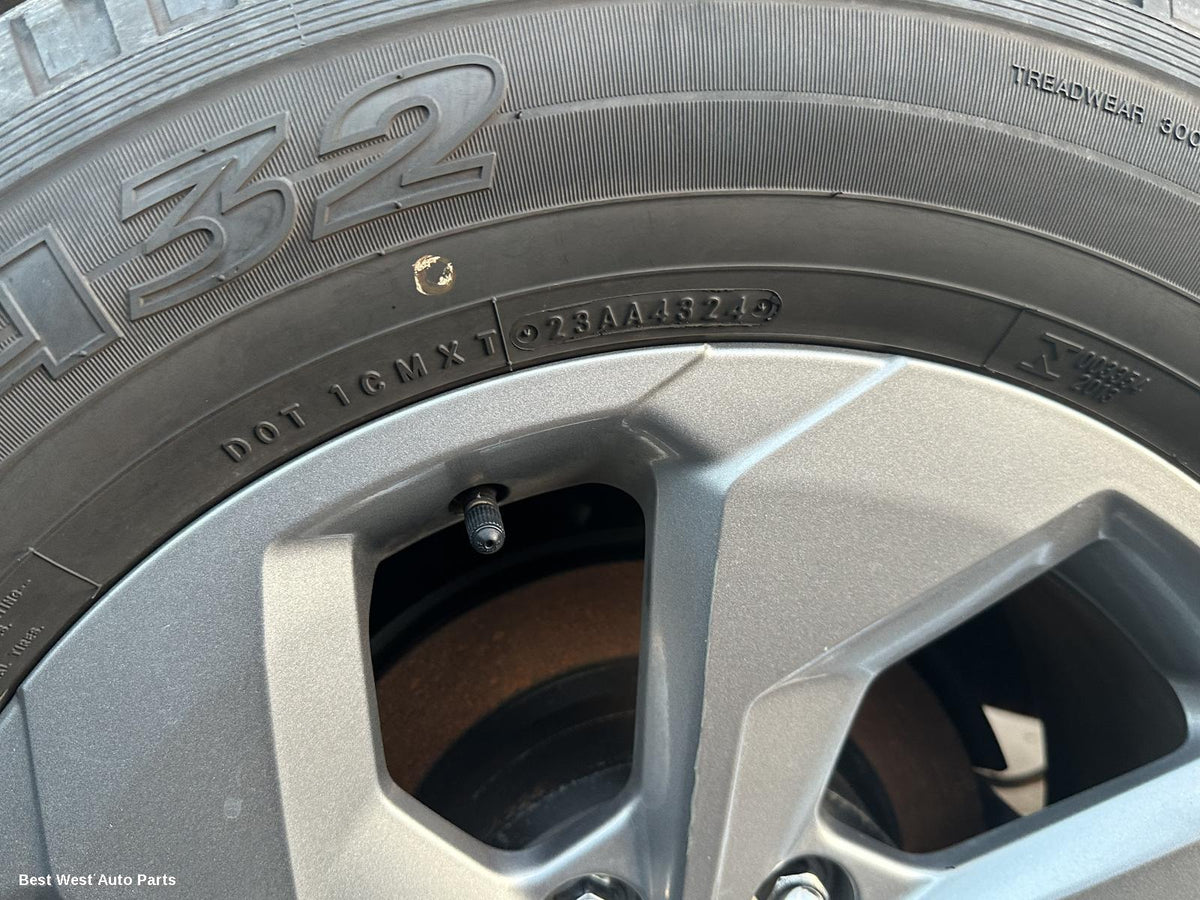 2025 MITSUBISHI PAJERO Wheel Mag