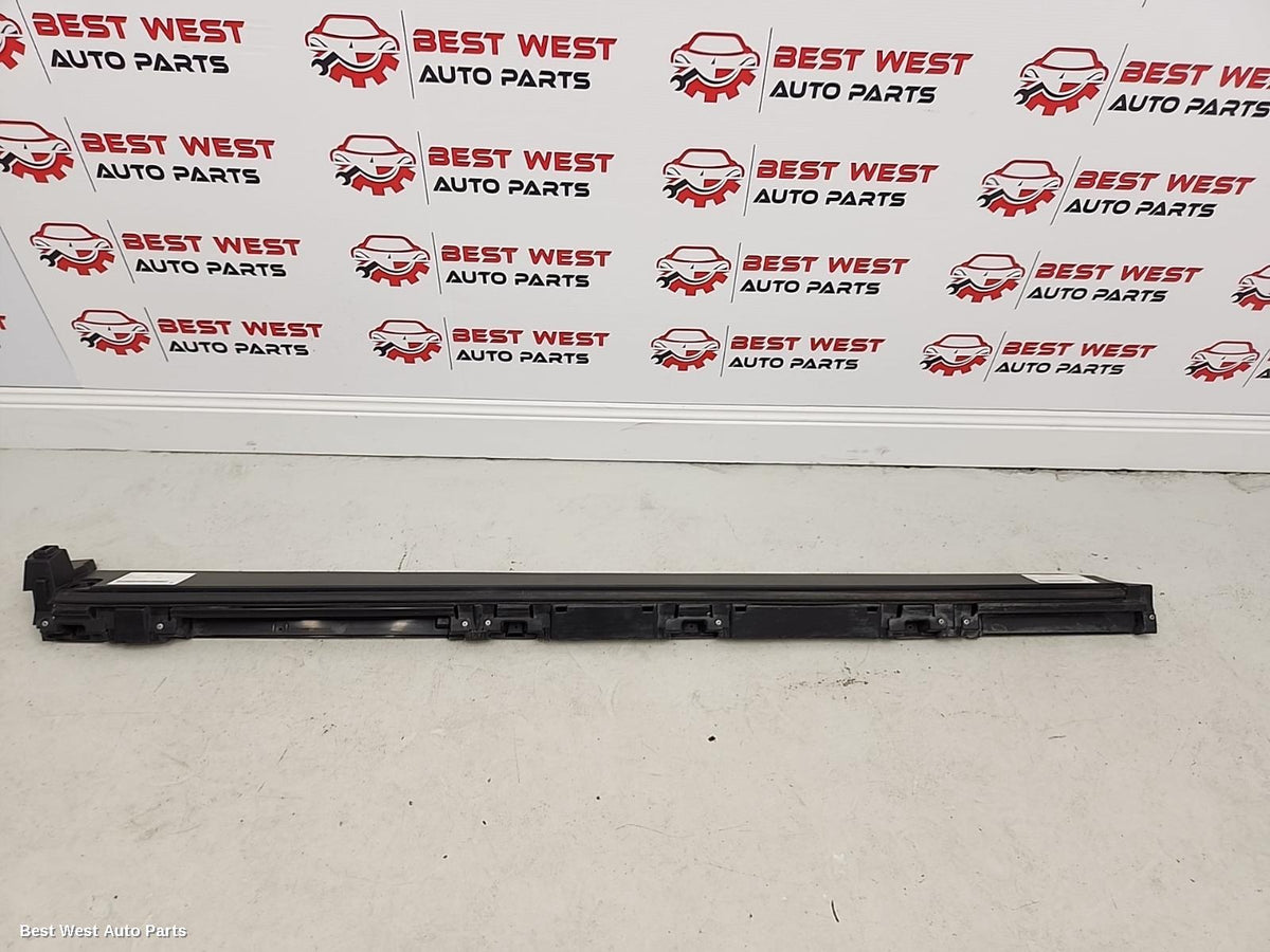 2023 MITSUBISHI OUTLANDER Side Step/Skirt