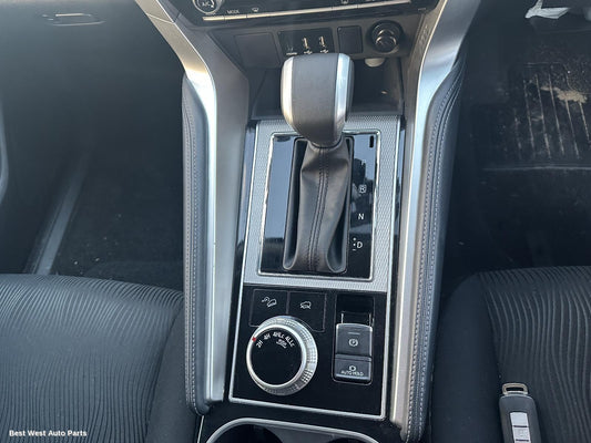 2025 MITSUBISHI PAJERO Gear Stick/Shifter