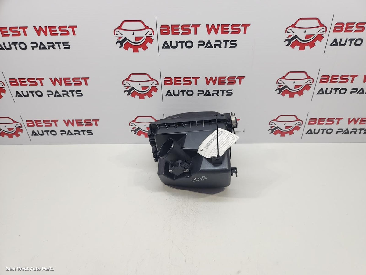 2017 TOYOTA COROLLA Air Cleaner/Box