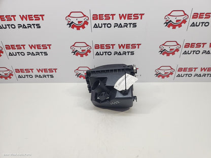 2017 TOYOTA COROLLA Air Cleaner/Box