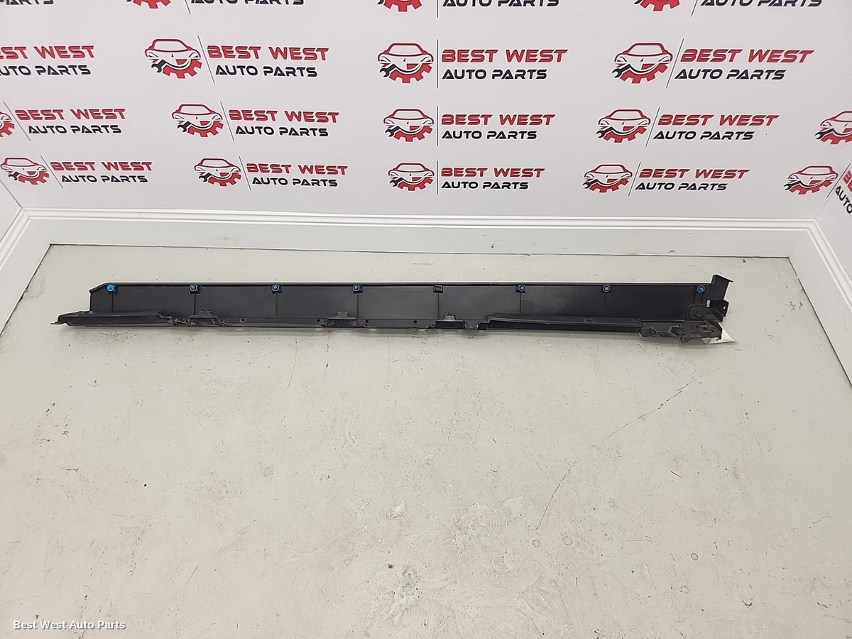 2022 MITSUBISHI OUTLANDER Side Step/Skirt