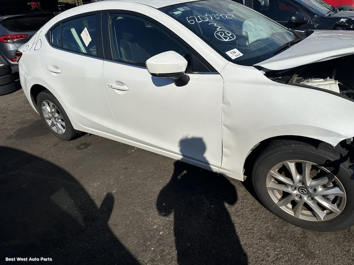 2018 MAZDA 3 Right Front Strut