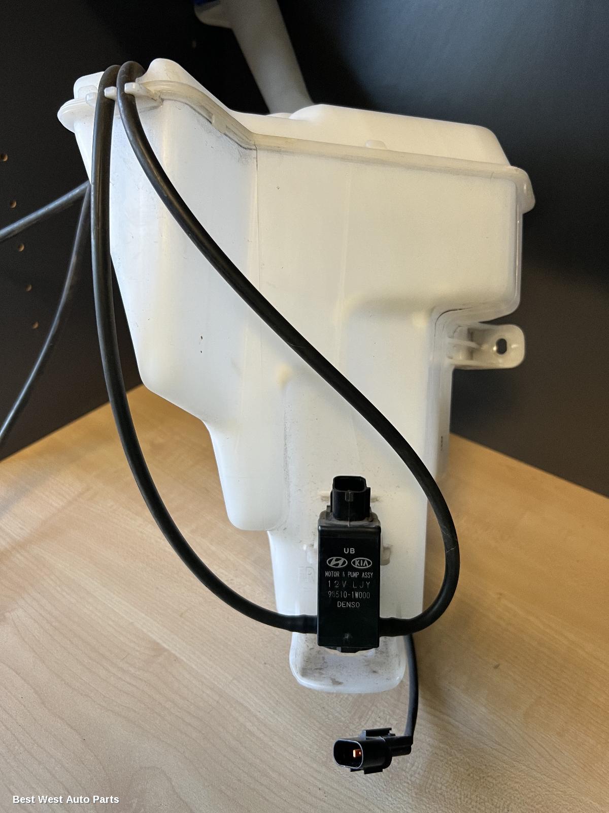 2016 HYUNDAI I30 Washer Bottle