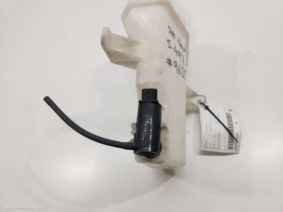 2011 HYUNDAI ILOAD/IMAX Washer Bottle