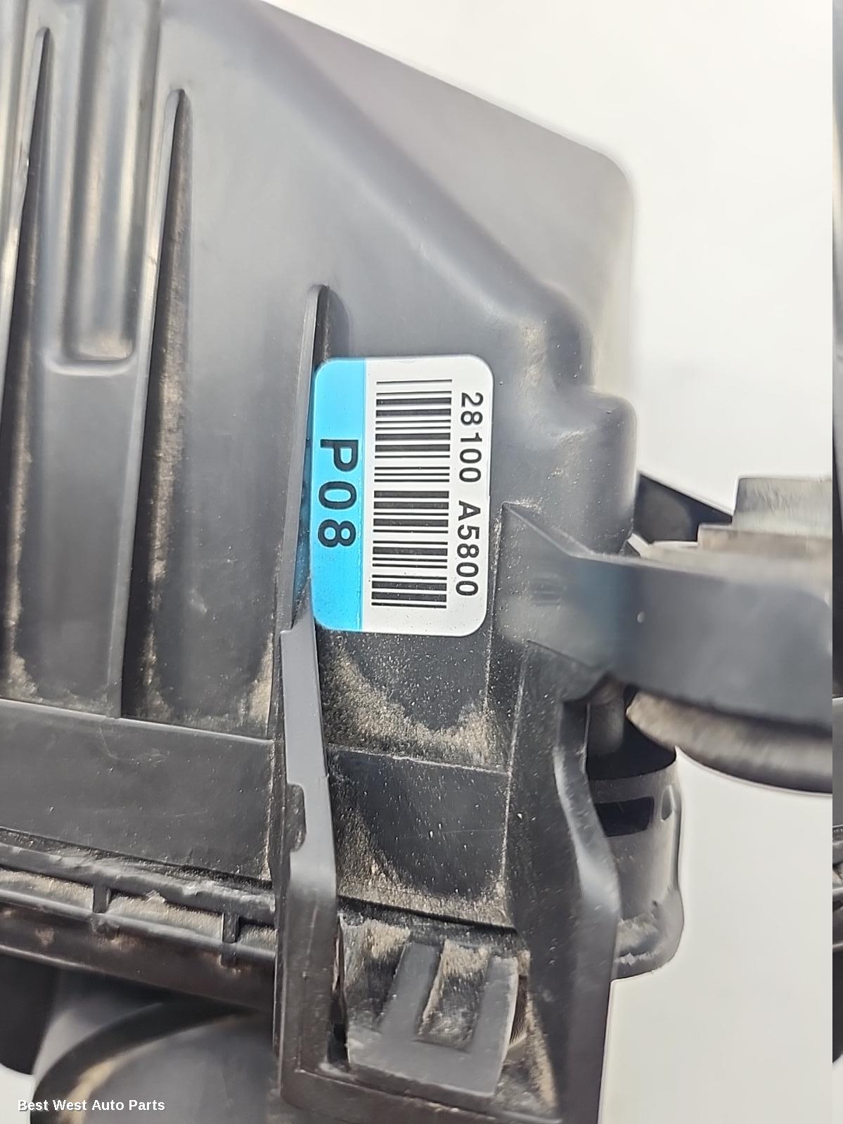 2014 HYUNDAI I30 Air Cleaner/Box