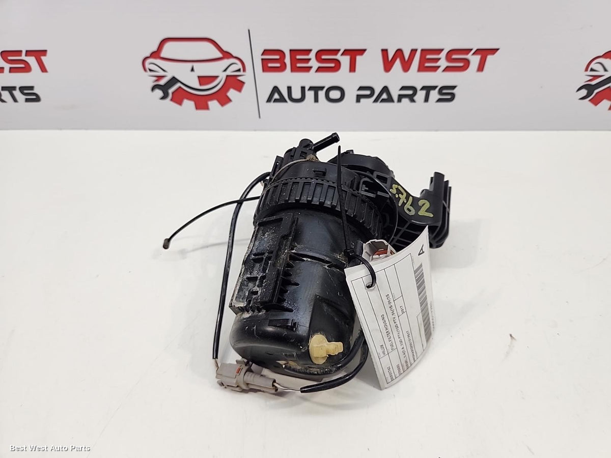 2017 TOYOTA HILUX Fuel Filter Housing