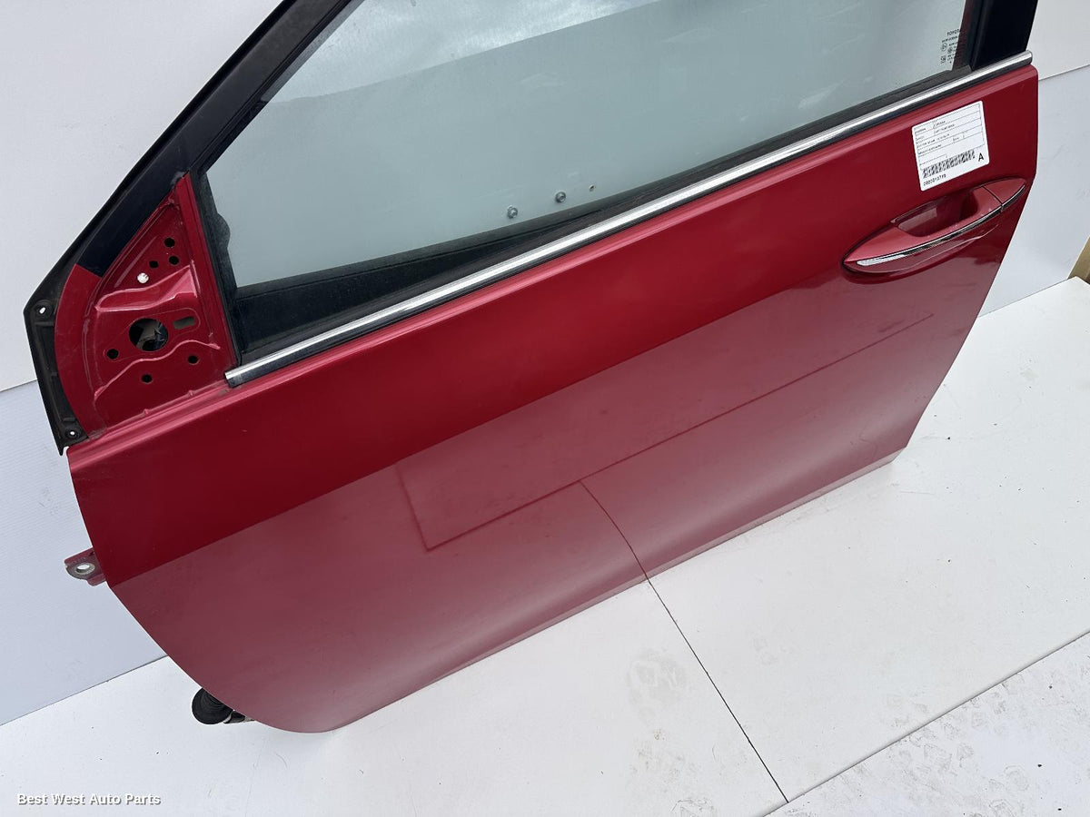 2014 TOYOTA COROLLA Left Front Door