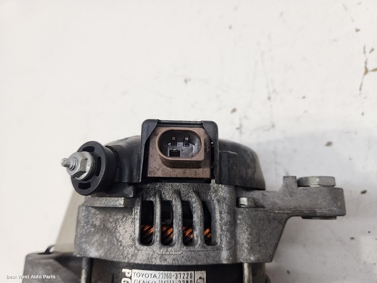 2018 TOYOTA COROLLA Alternator