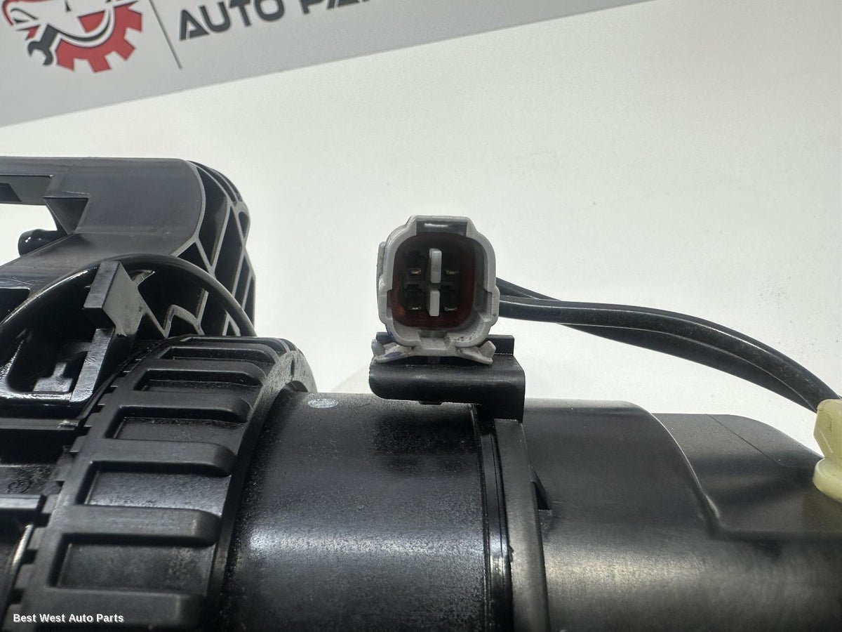 2024 TOYOTA HILUX Fuel Filter Housing