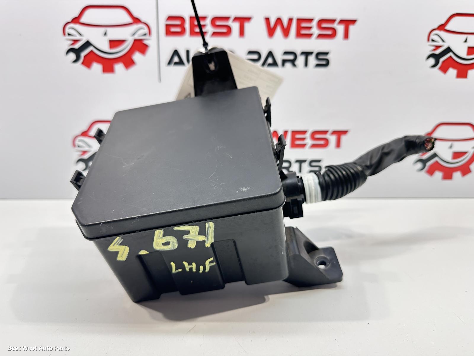 2021 NISSAN NAVARA Fuse Box