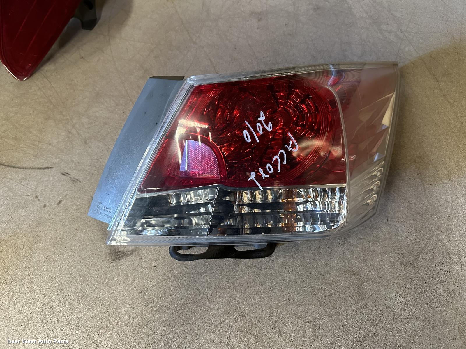 2010 HONDA ACCORD Right Taillight