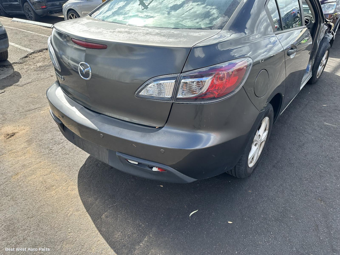 2011 MAZDA 3 Right Taillight