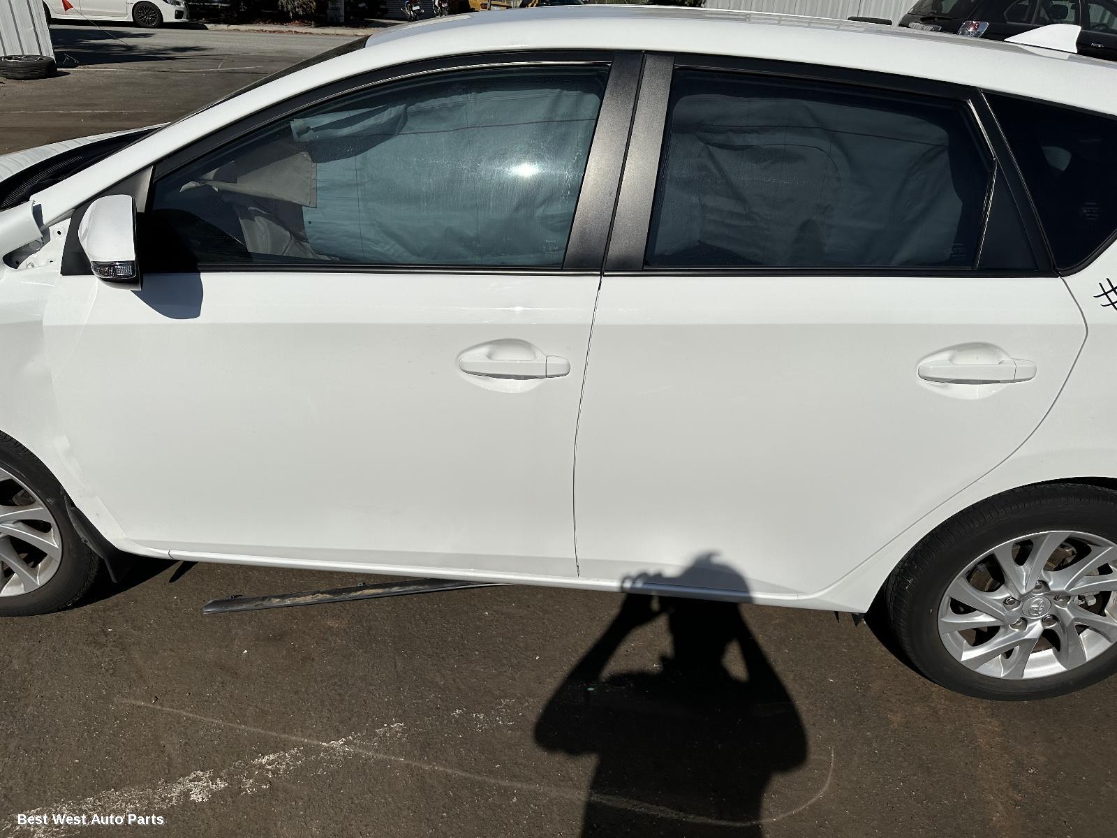 2016 TOYOTA COROLLA Left Front Door Window
