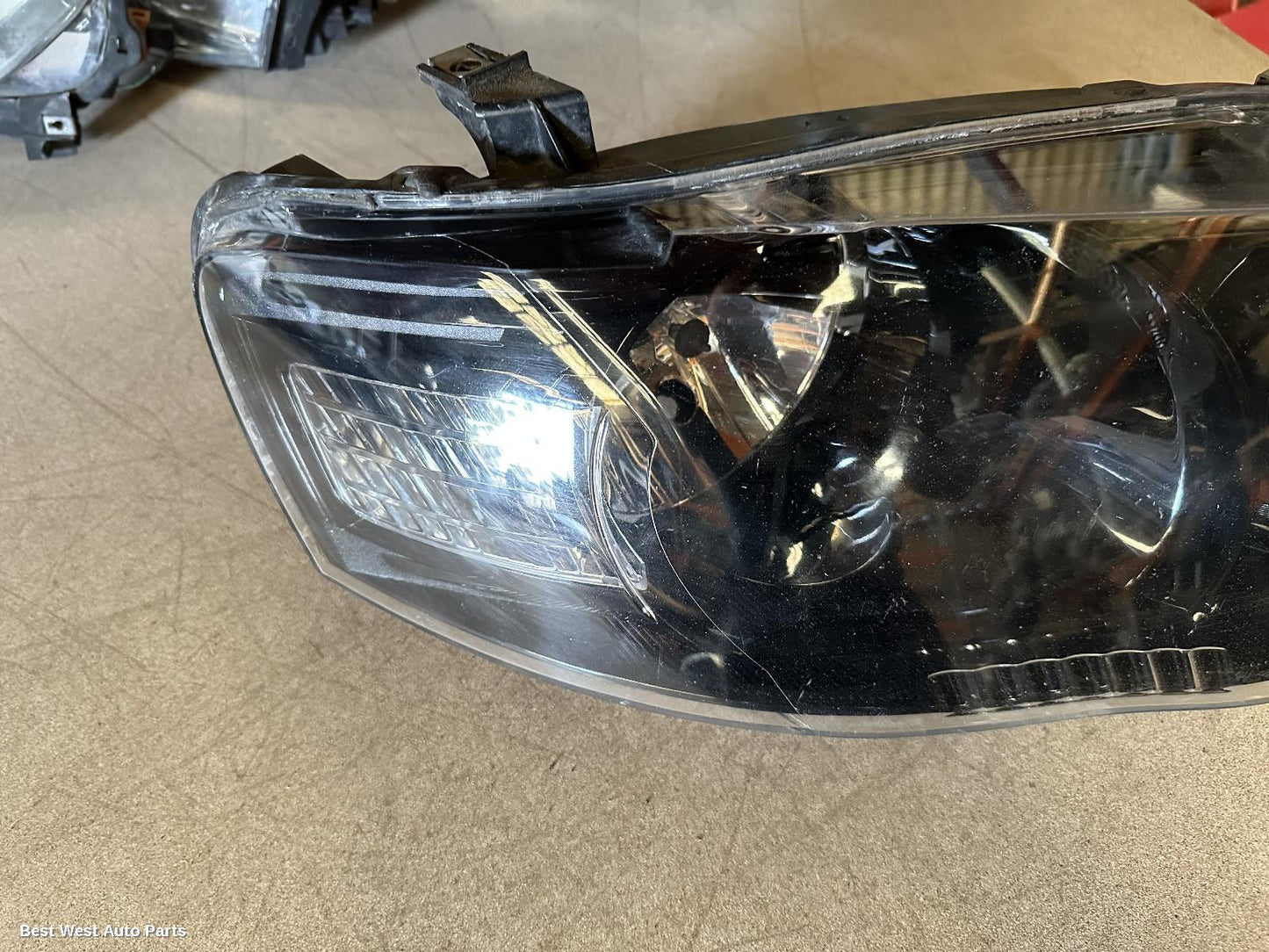 2010 FORD FALCON Right Headlamp