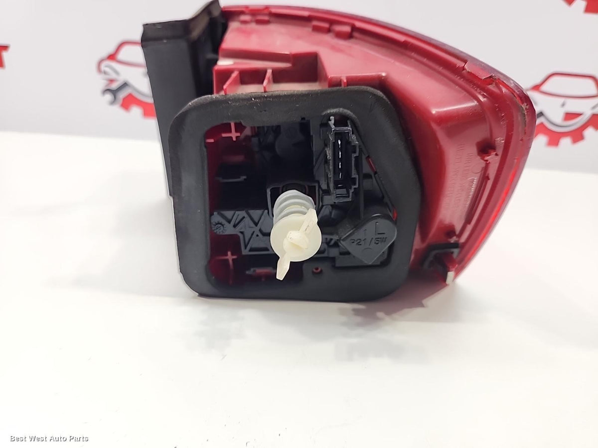 2012 VOLKSWAGEN JETTA Left Taillight