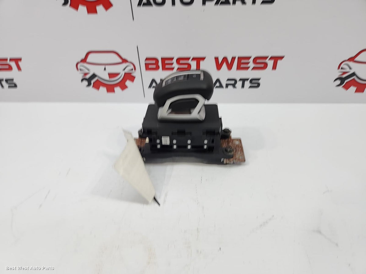 2023 MITSUBISHI OUTLANDER Gear Stick/Shifter