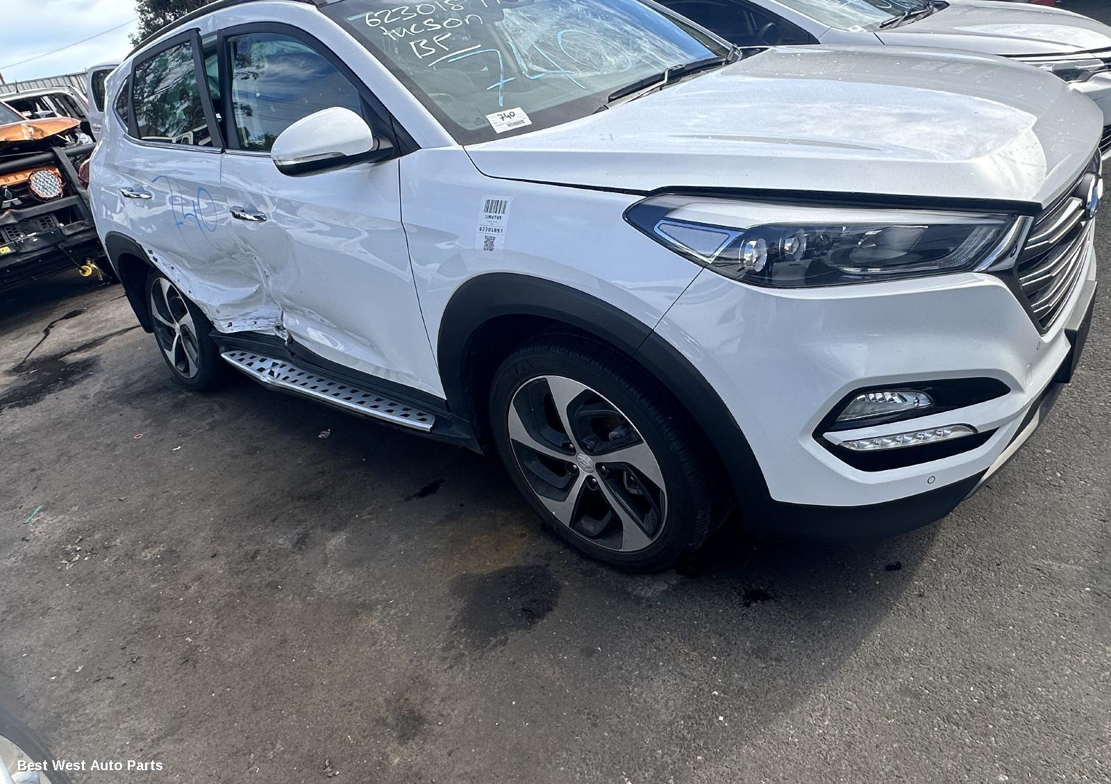 2015 HYUNDAI TUCSON Right Guard