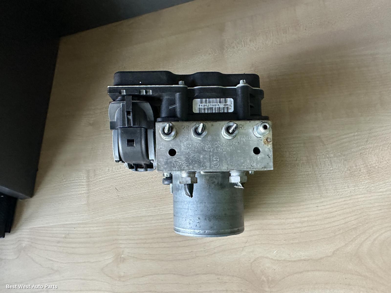 2013 JAGUAR XF Abs Pump/Modulator