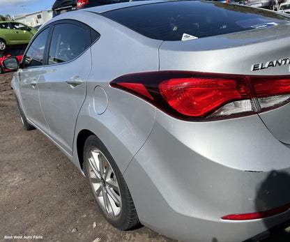 2015 HYUNDAI ELANTRA Right Headlamp