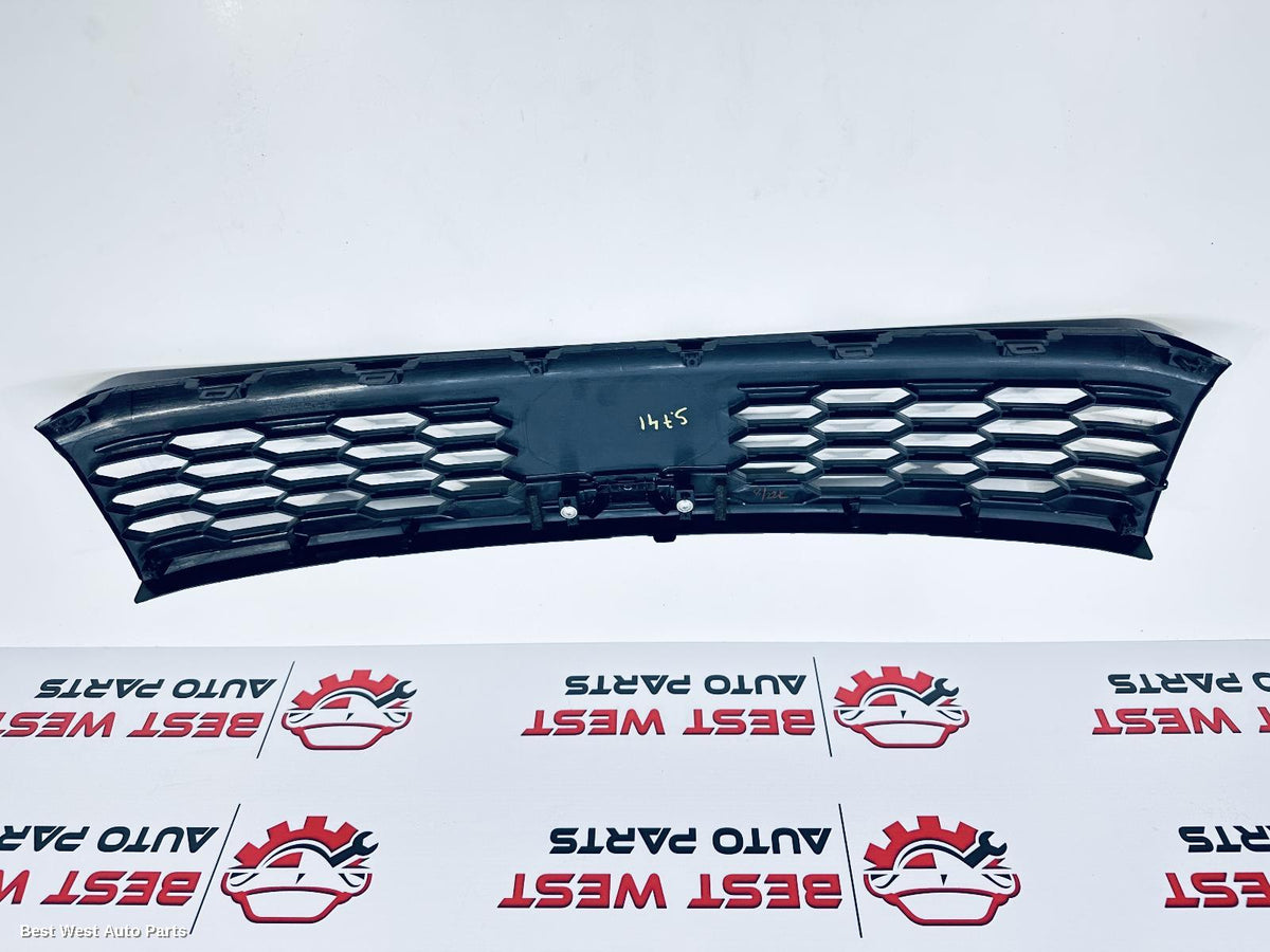 2023 MITSUBISHI OUTLANDER Grille