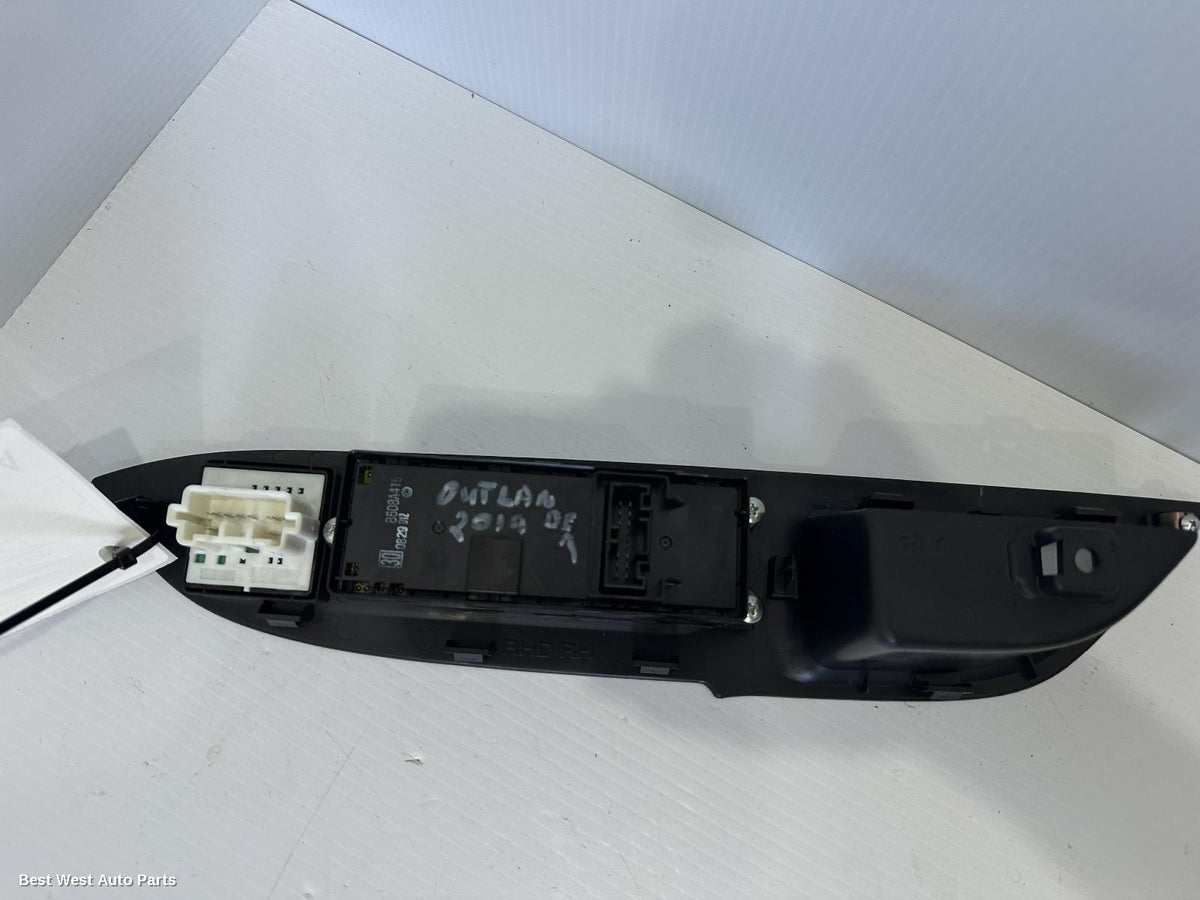 2019 MITSUBISHI OUTLANDER Pwr Dr Wind Switch