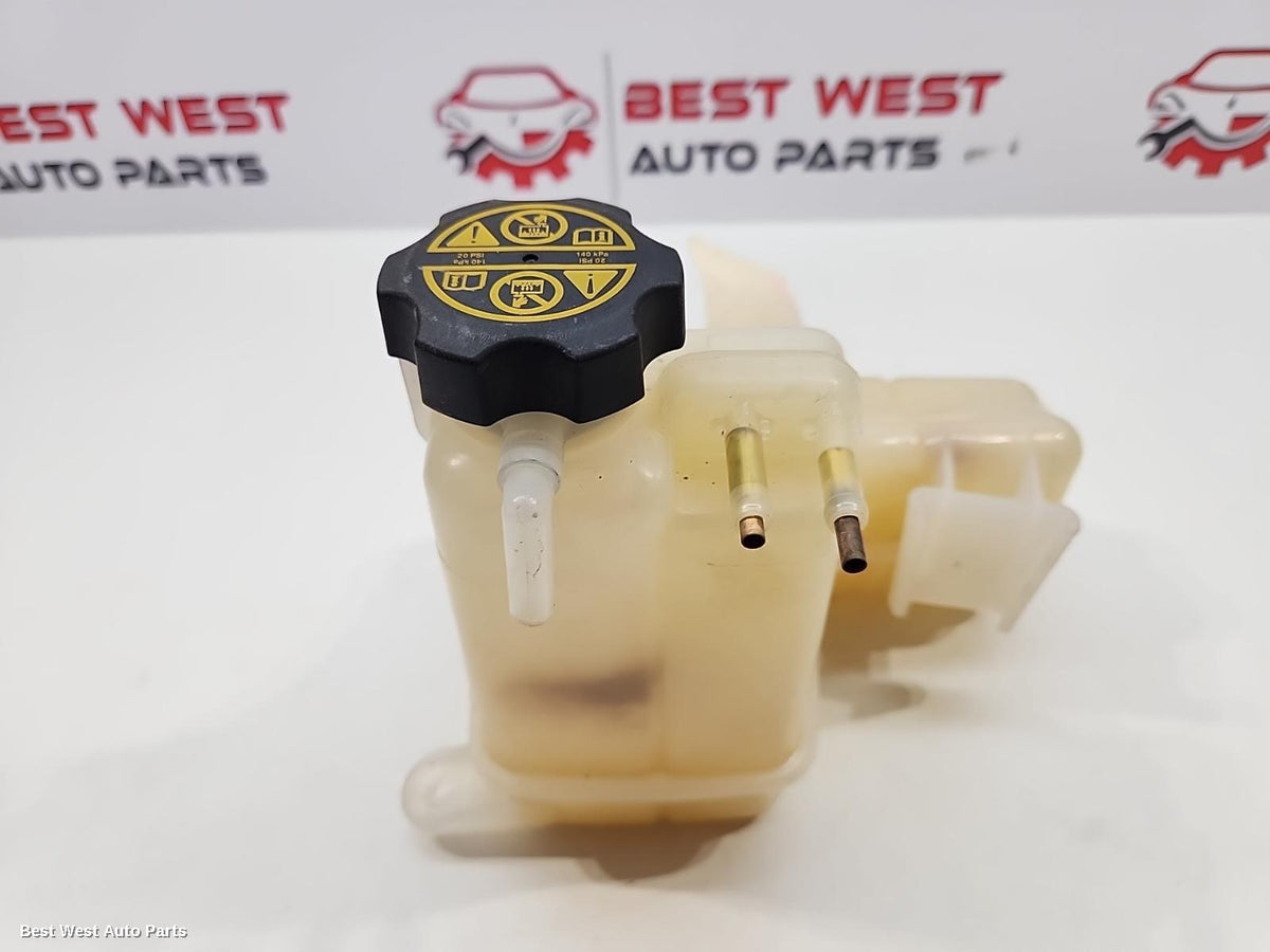 2017 HOLDEN COLORADO Overflow Bottle