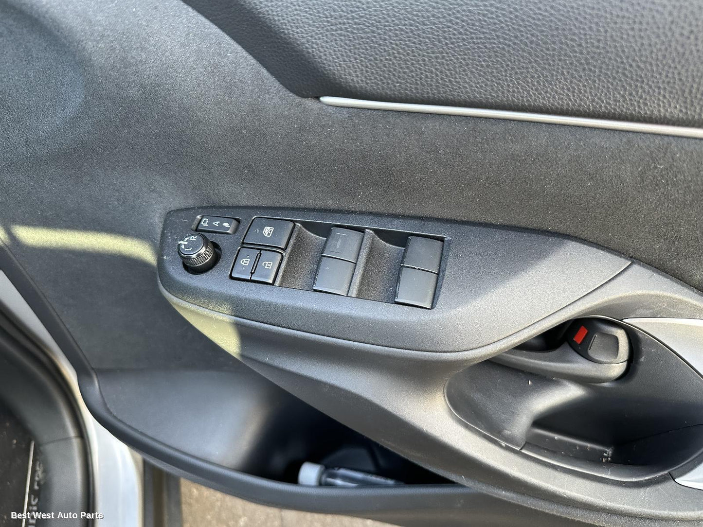 2024 TOYOTA YARIS CROSS Pwr Dr Wind Switch