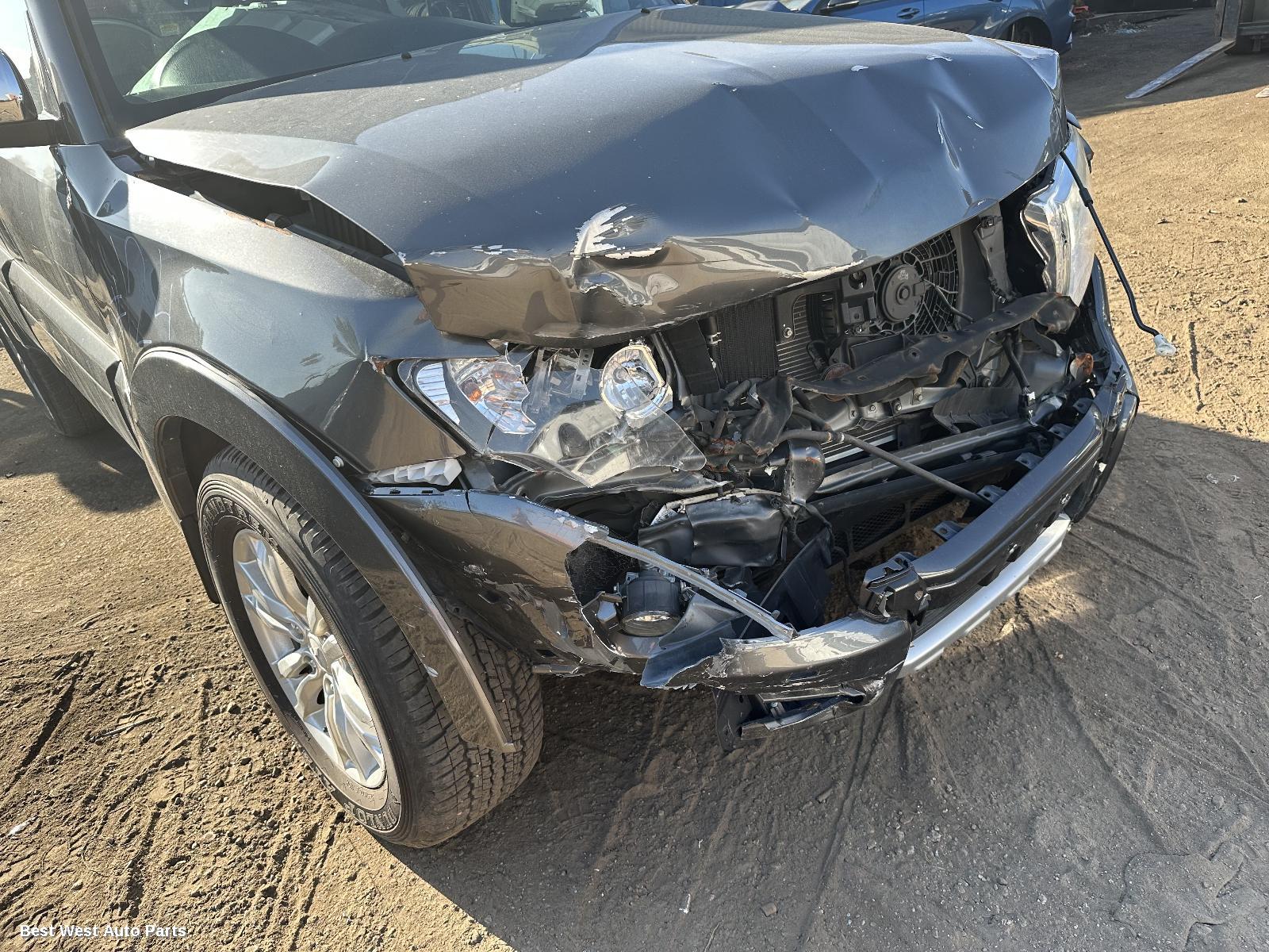 2015 MITSUBISHI PAJERO Engine