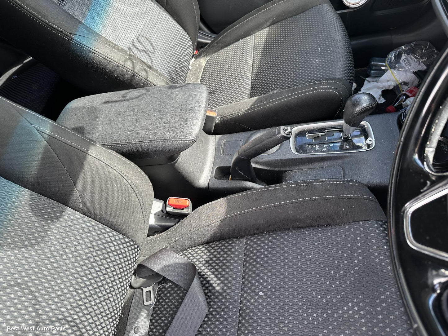 2016 MITSUBISHI OUTLANDER Console