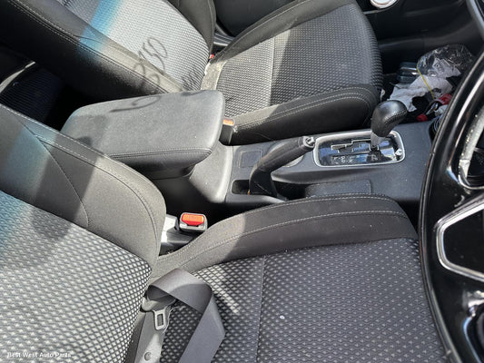 2016 MITSUBISHI OUTLANDER Console