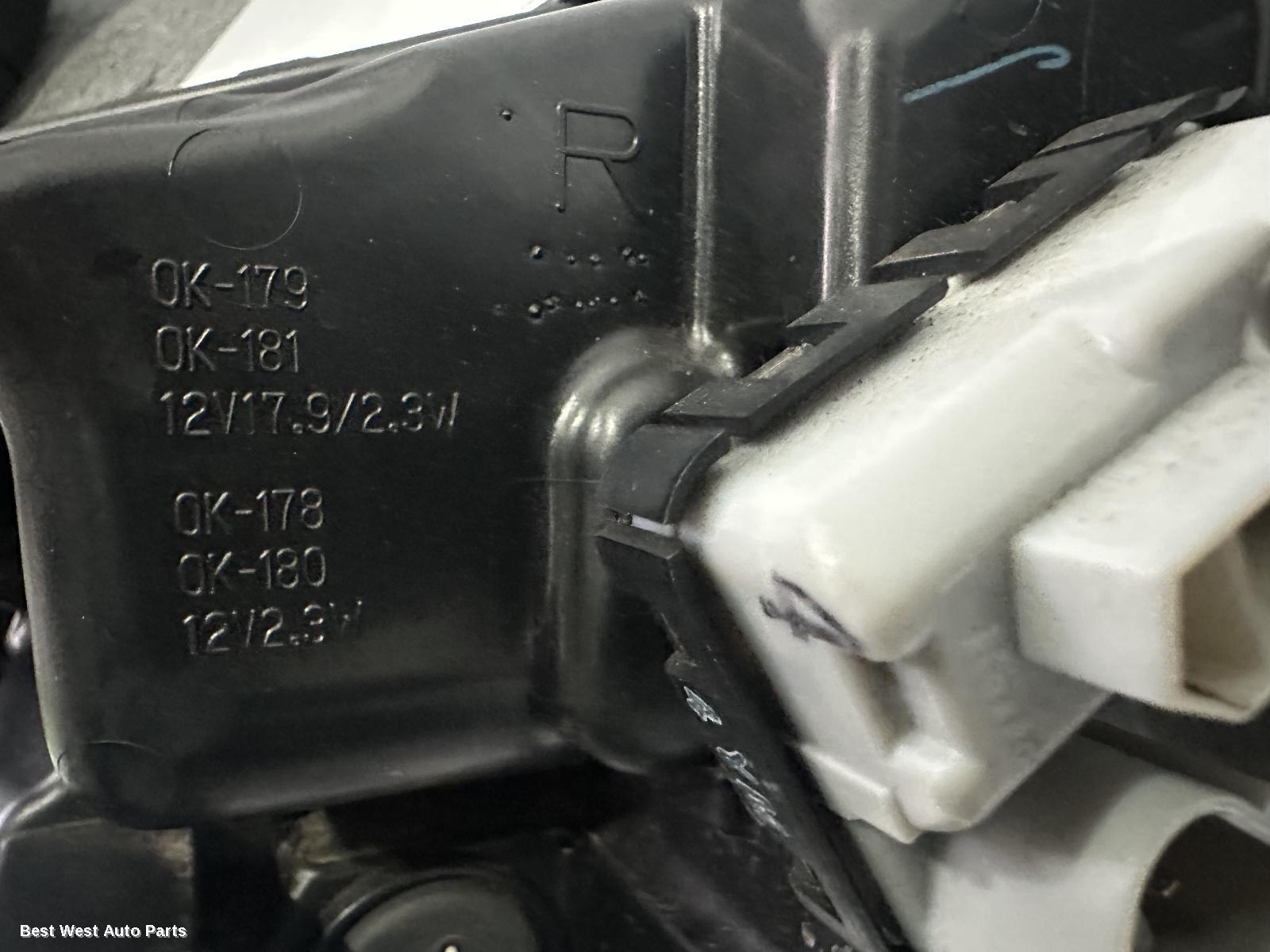 2024 TOYOTA HILUX Right Headlamp